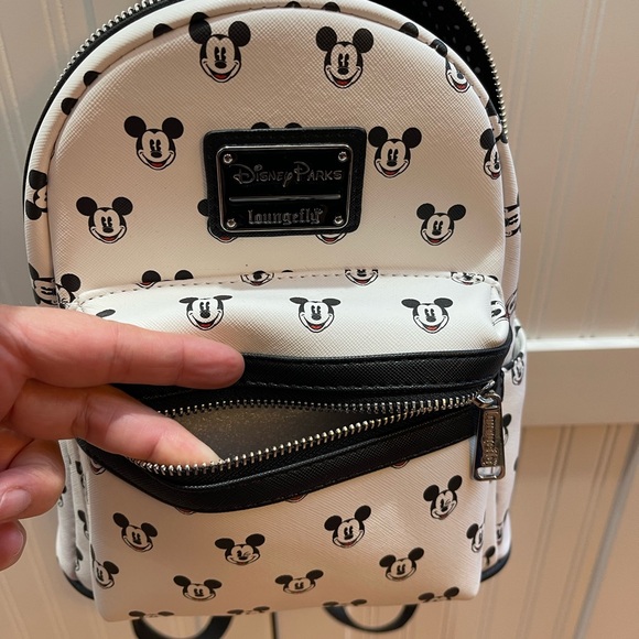 NEW with out tags!Black and white Disney Parks Mickey Loungefly